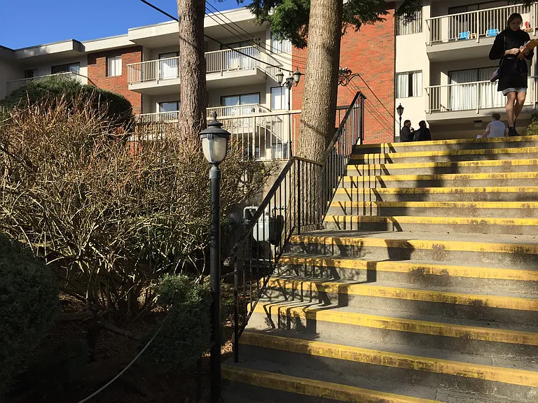 549 Dansey Ave — Photo 21