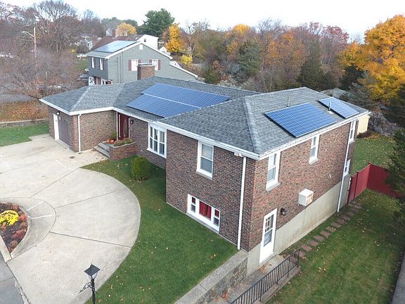 2nd image of 10 Barcelona Ave