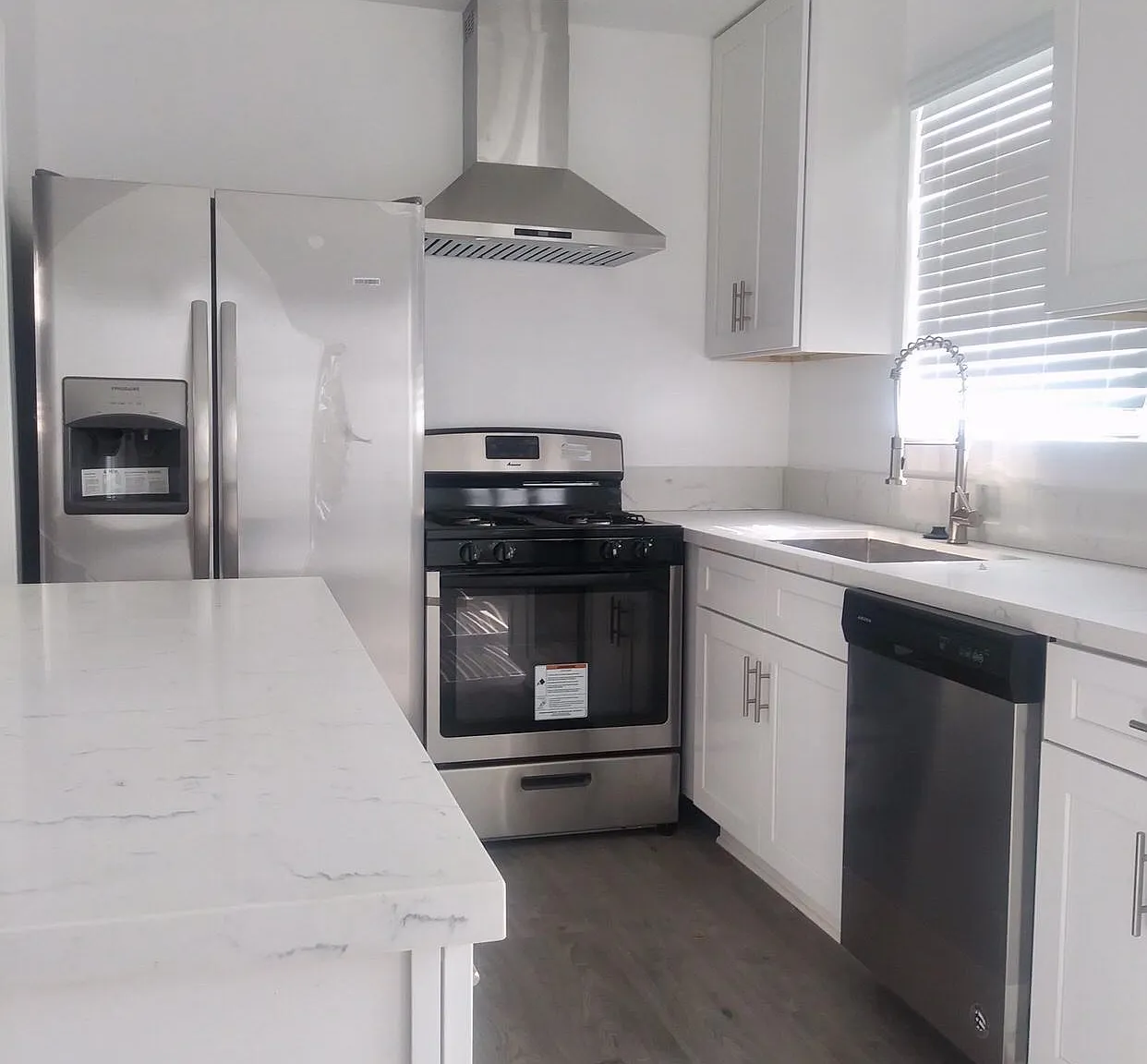 827 S Saint Andrews Pl — Photo 2