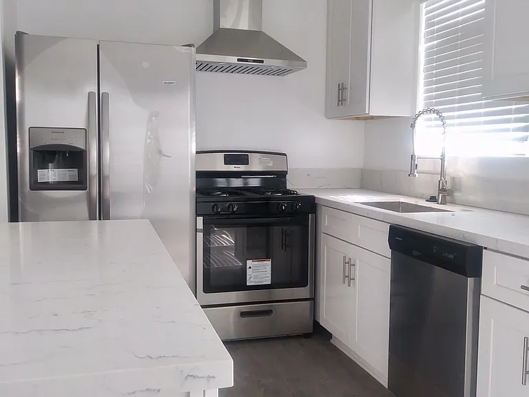827 S Saint Andrews Pl #11 — Photo 2
