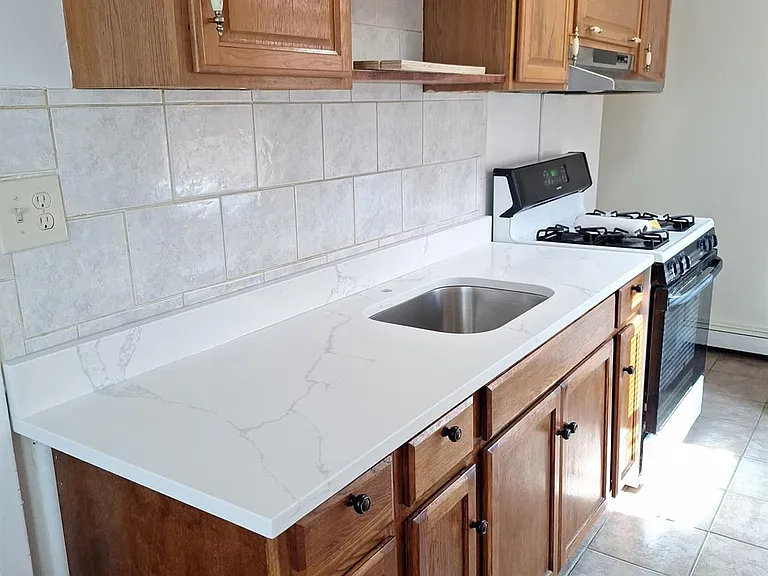 14 Walnut Ave E — Photo 3