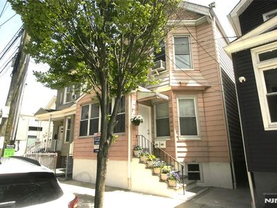 242 Grant Ave, East Newark, NJ, 07029