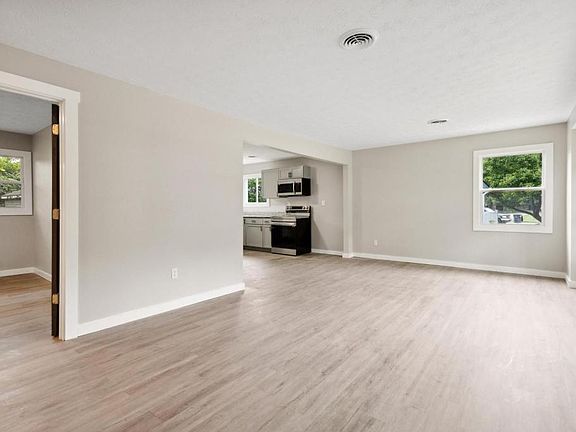 4th image of 3409 Barbee Dr