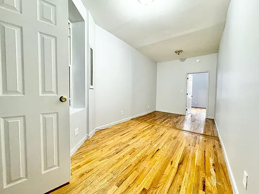 Rented by Pear NYC LLC | media 31