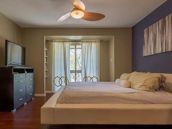 3rd image of 1403 Bridgeway Dr #A