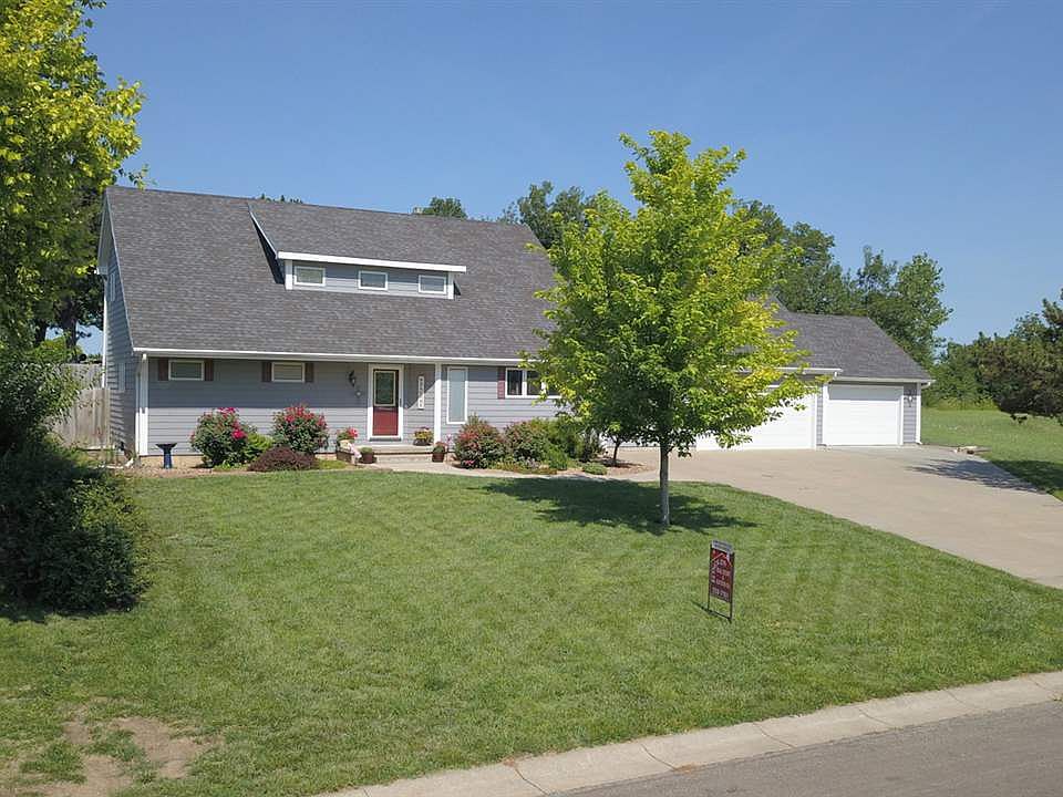 1904 Beekman Pl, Abilene, KS 67410 | Zillow