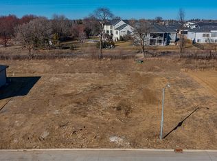 9133 Cedar Ridge Dr, West Des Moines, IA 50266