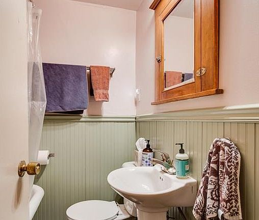 5th image of 898 Raymond Ave APT 3