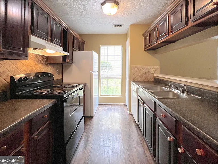 790 Hampton Hill Ct — Photo 7