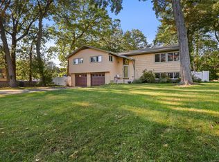 12 Cherry Hill Rd, Fairfield, CT 06825