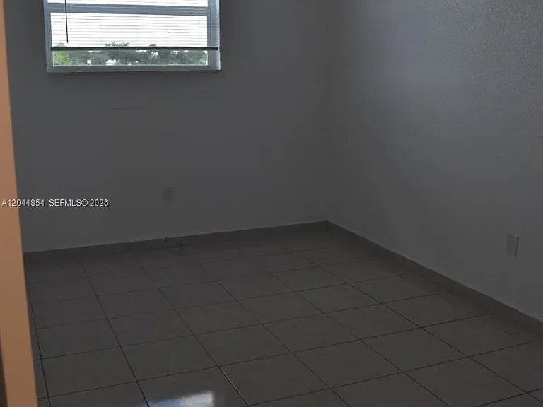 666 W 81st St #311 — Photo 11