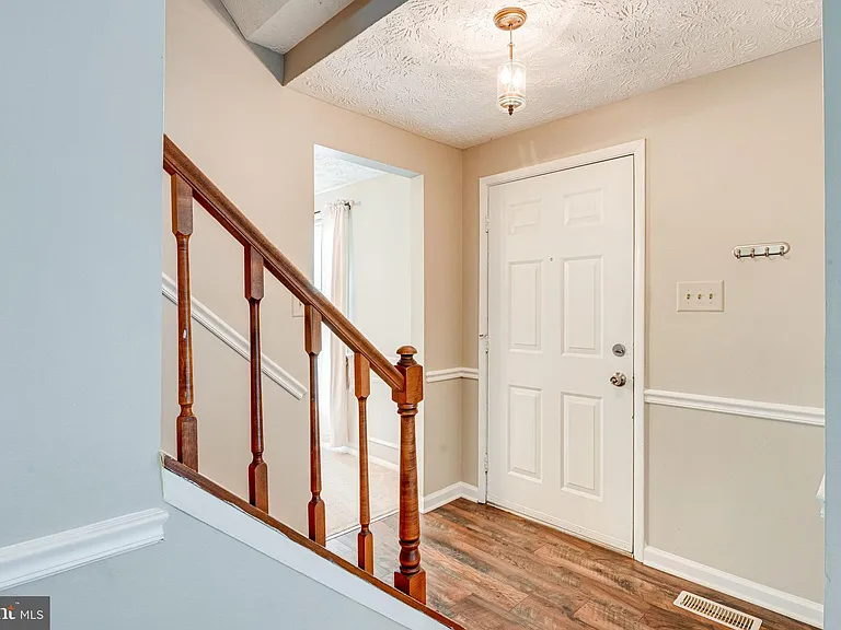 3381 Monarch Ln — Photo 6