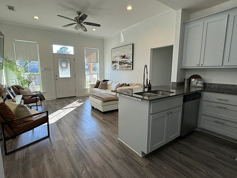 9507 Thayer Ave — Photo 5
