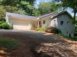 2301 Belle Creek Dr, Jackson, MI 49201