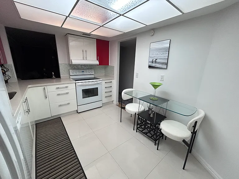 1301 Miami Gardens Dr #1421W — Photo 13