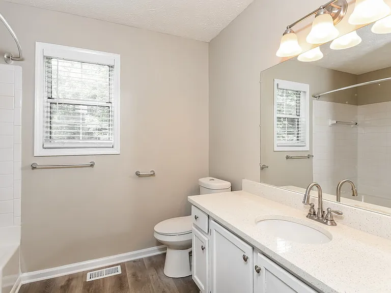 2405 Betsy Ct SW — Photo 14