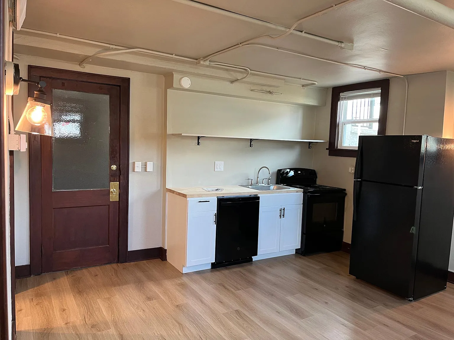1 bed, $670 — Photo 1