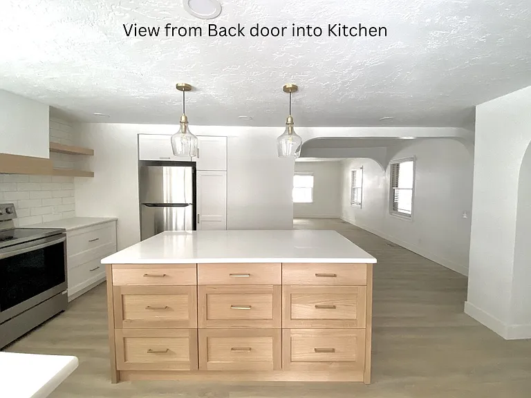 785 N 1150 E — Photo 2