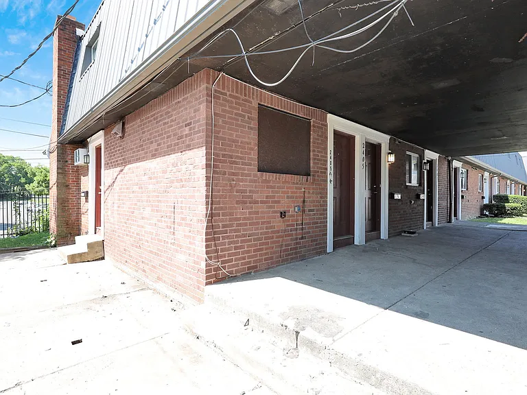2405 Belcher Dr #B — Photo 30