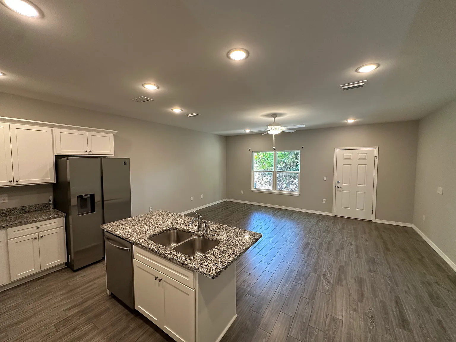 3 bed, 2.5 bath, 1440 sqft, $1,850 — Photo 4
