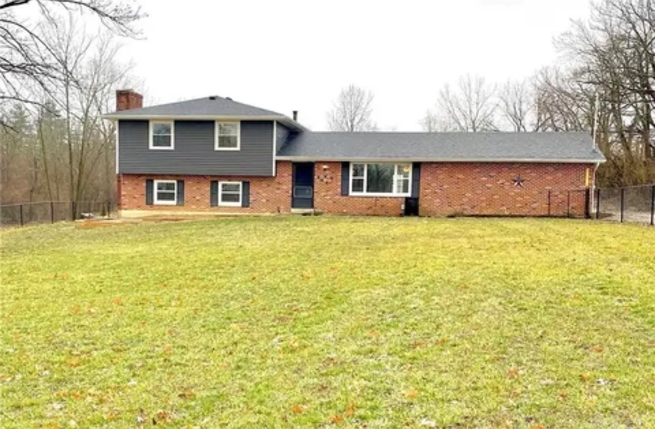 4 bed, 2.5 bath, 1612 sqft, $2,500 — Photo 1