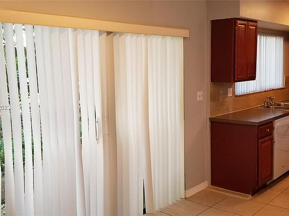 4th image of 2588 Coral Springs Dr #2588