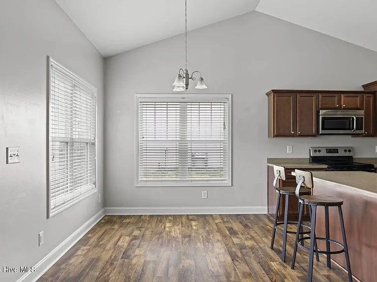 144 Backfield Pl — Photo 11