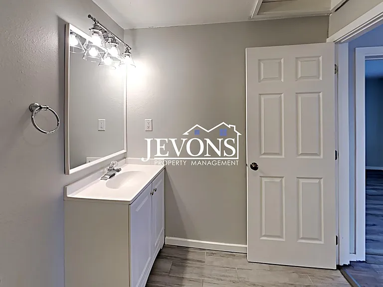 3303 S Ainsworth Ave #A — Photo 20