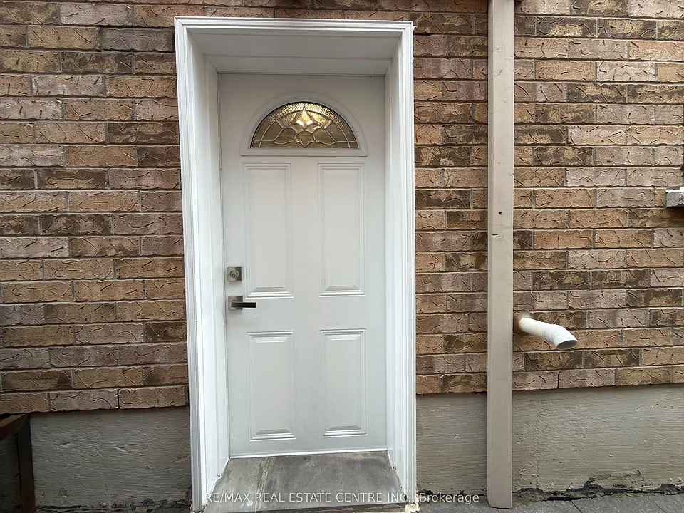 53 Dybal St #LOWER