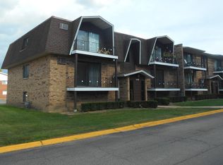1439 Carriage Ln APT 1, Westmont, IL 60559
