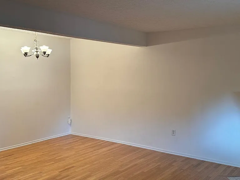 1238 Michigan Ave — Photo 6