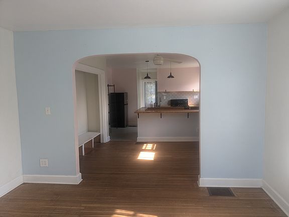 5th image of 466 Congress Ave