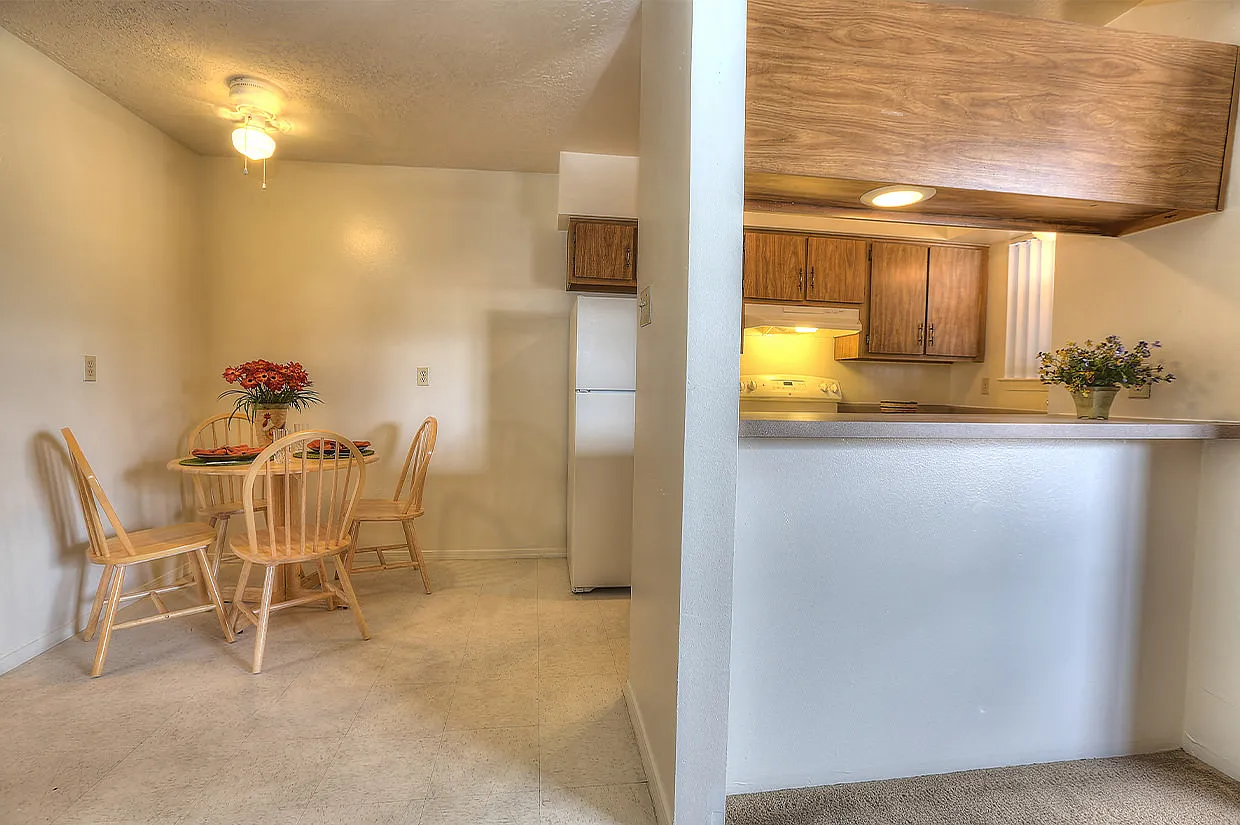 White Oak Apartments — Photo 1