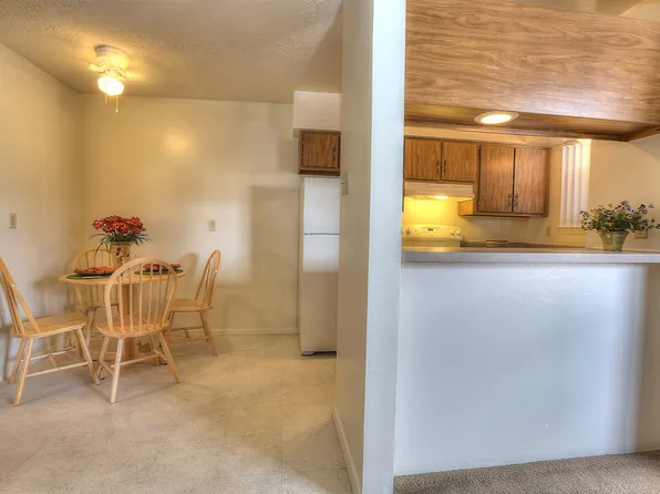 White Oak Apartments