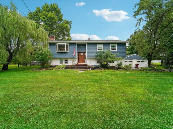 11 High Hill Avenue, Warwick, NY 10990