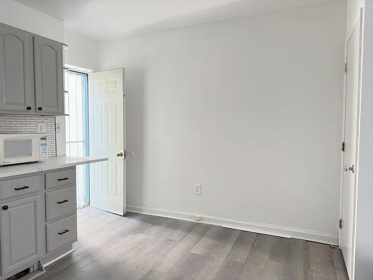 1026 S Cleveland St — Photo 15