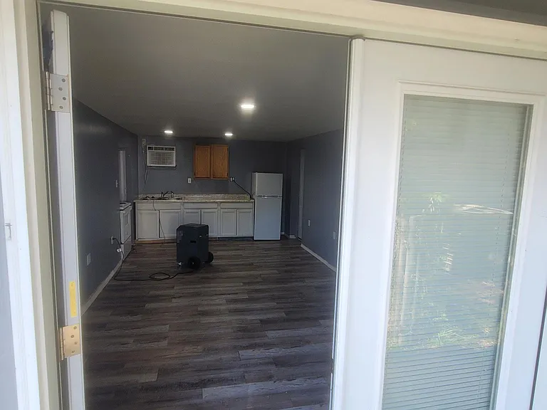 704 1/2 S Oak St #A — Photo 7