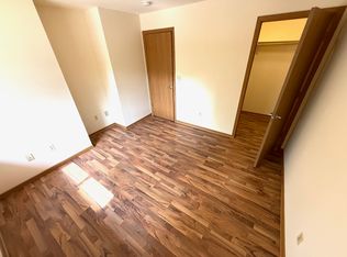 720 Saint Johns Rd #207, Woodstock, IL 60098
