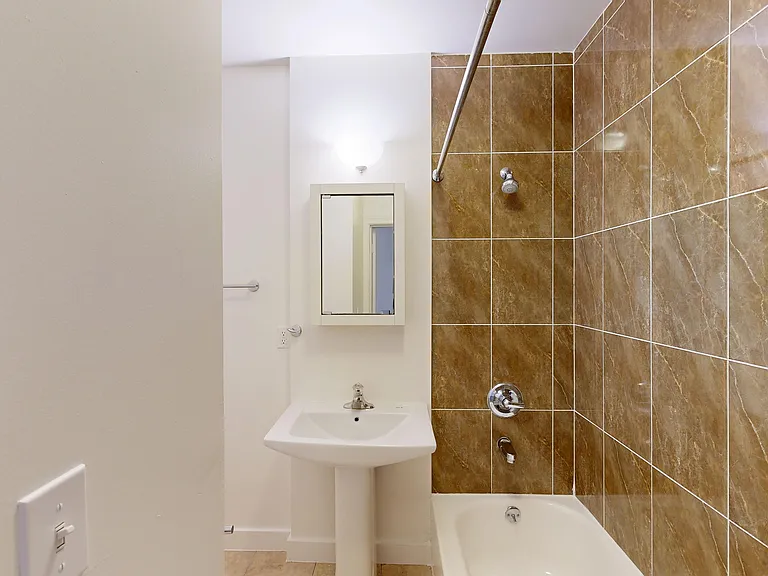 947 Bush Street — Photo 3