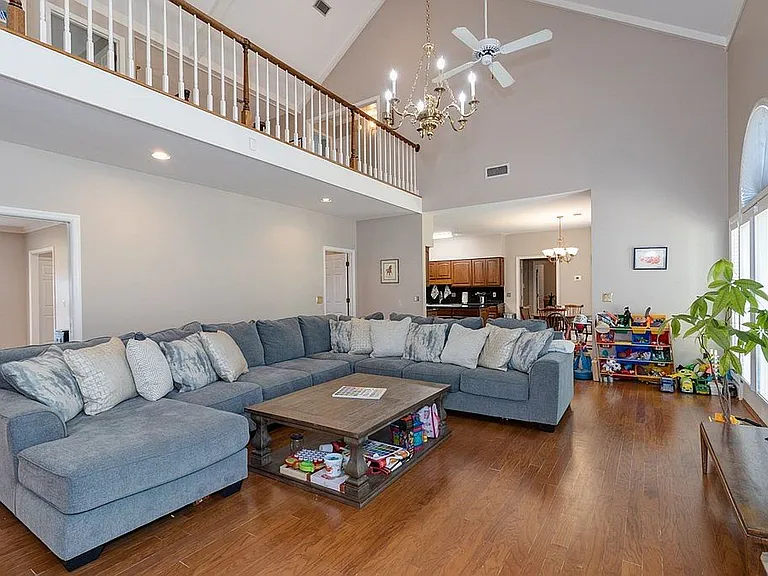 7 Bridgecreek Ct — Photo 36
