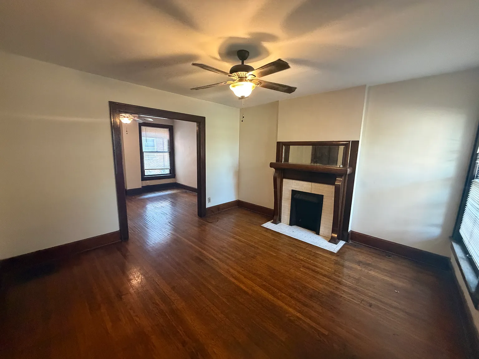 Studio, 700 sqft, $1,275 — Photo 2
