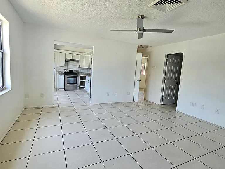 4114 24th St W — Photo 10