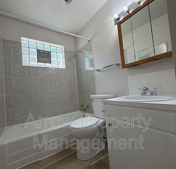 1446 S 20th St — Photo 7