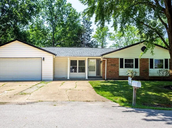 502 Pine St, Cuba, MO 65453