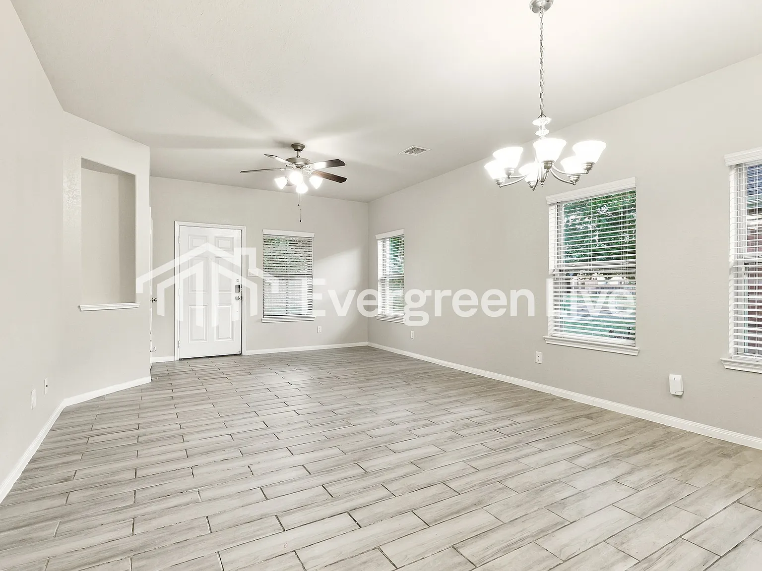 5 bed, 3.0 bath, 2418 sqft, $2,095 — Photo 4