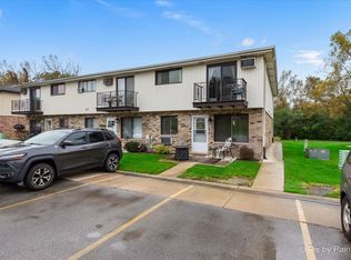 137 Willows Edge Ct APT C, Willow Springs, IL 60480