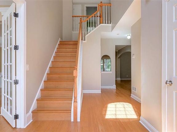 4th image of 2095 Fairport Way