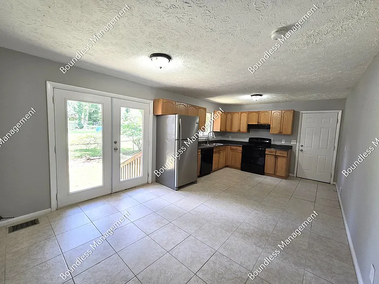 8834 Homewood Dr — Photo 4