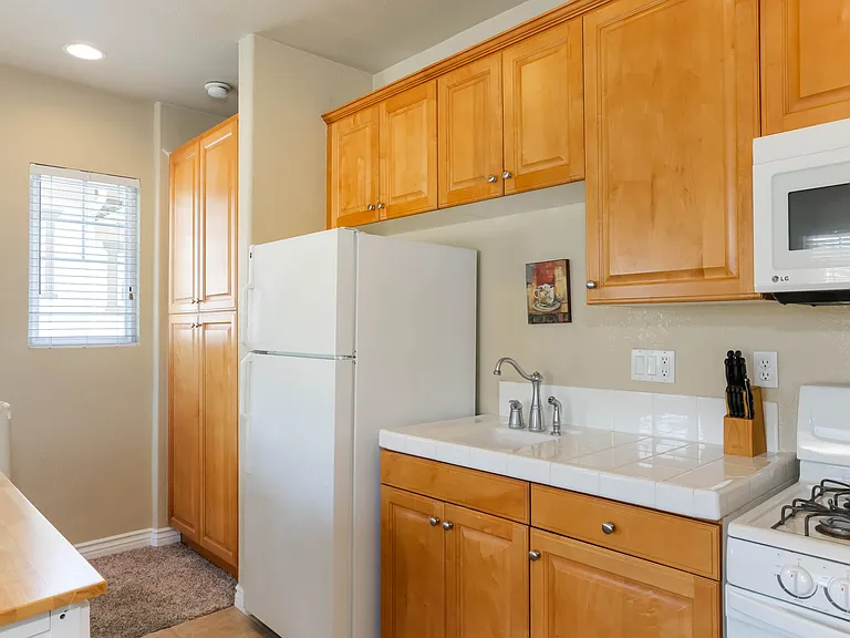 3170 Levante St — Photo 2