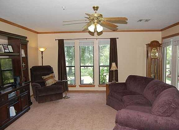2nd image of 614 Greenlea Chase W
